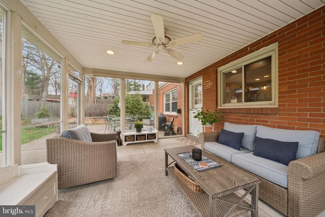 223 RIDGEVIEW DRIVE, Venetia, PA 15367