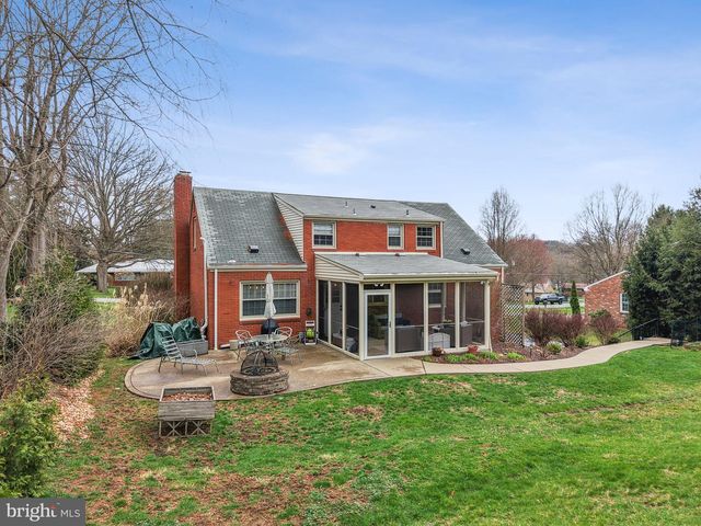 223 RIDGEVIEW DRIVE, Venetia, PA 15367