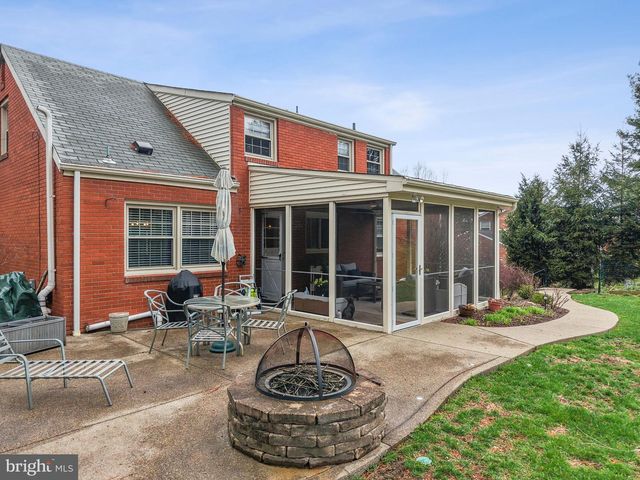 223 RIDGEVIEW DRIVE, Venetia, PA 15367