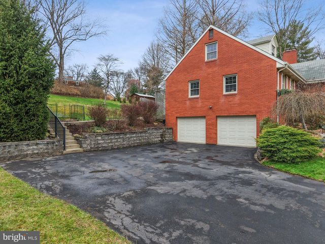223 RIDGEVIEW DRIVE, Venetia, PA 15367