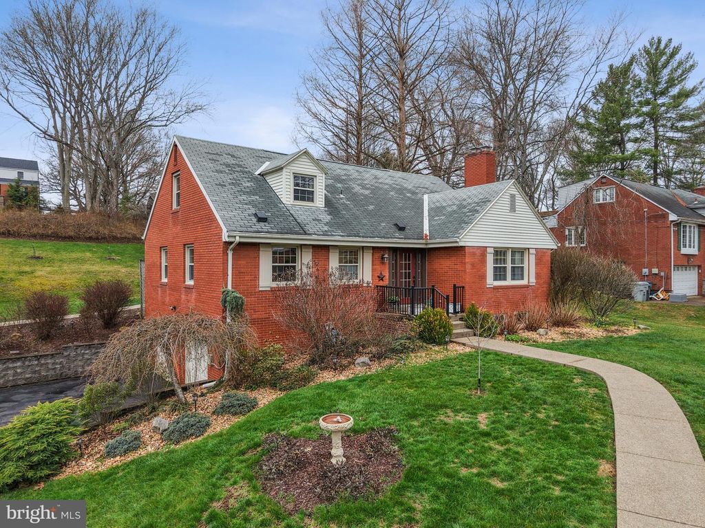223 RIDGEVIEW DRIVE, Venetia, PA 15367