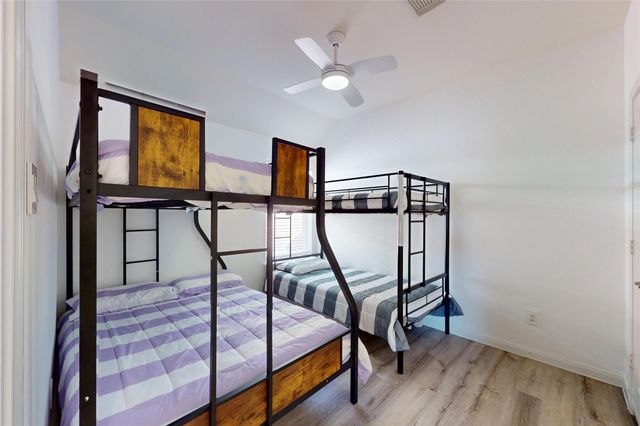 18 Avenswood Place, The Woodlands, TX 77382