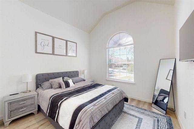 18 Avenswood Place, The Woodlands, TX 77382