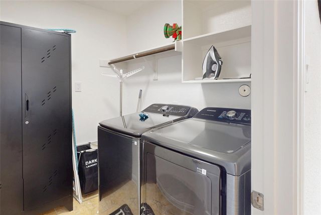 18 Avenswood Place, The Woodlands, TX 77382