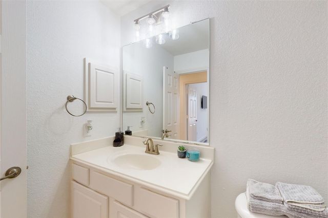 18 Avenswood Place, The Woodlands, TX 77382