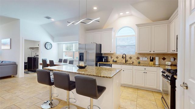 18 Avenswood Place, The Woodlands, TX 77382