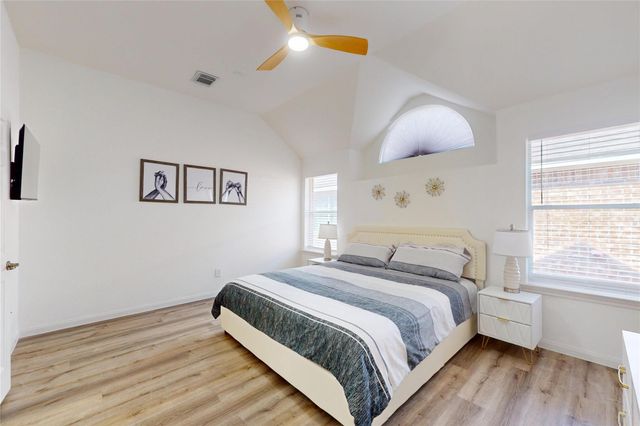 18 Avenswood Place, The Woodlands, TX 77382