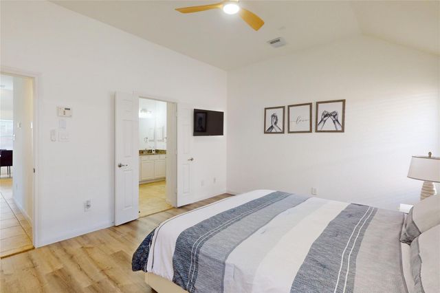 18 Avenswood Place, The Woodlands, TX 77382