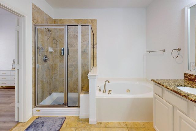 18 Avenswood Place, The Woodlands, TX 77382