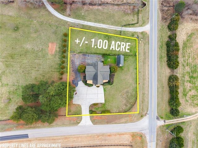 40 Benton Road, Jefferson, GA 30549