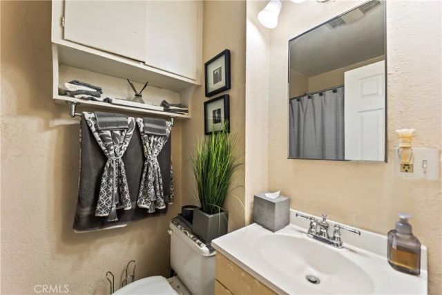 1209 E 124th Street, Los Angeles, CA 90059