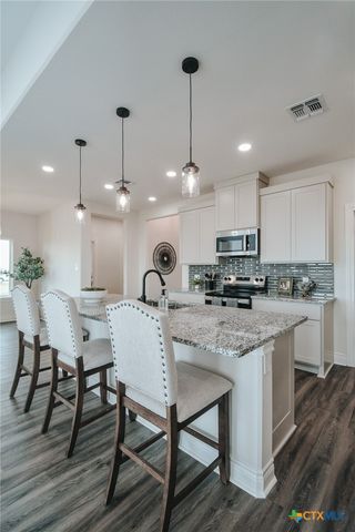 321 Whitetail Lane, Victoria, TX 77905