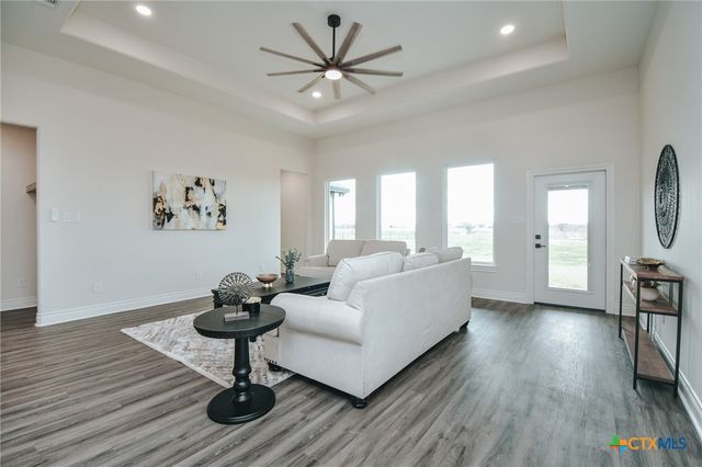 321 Whitetail Lane, Victoria, TX 77905