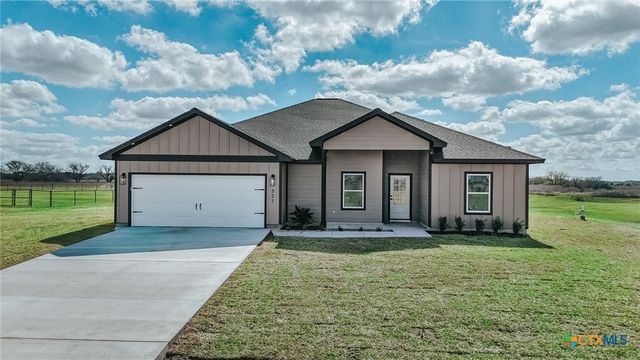 321 Whitetail Lane, Victoria, TX 77905