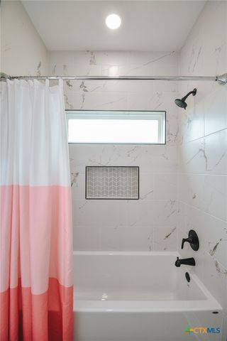 321 Whitetail Lane, Victoria, TX 77905