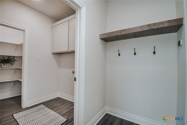 321 Whitetail Lane, Victoria, TX 77905