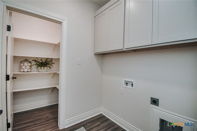 321 Whitetail Lane, Victoria, TX 77905