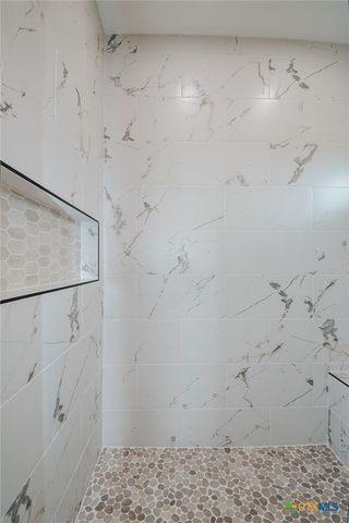 321 Whitetail Lane, Victoria, TX 77905