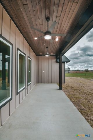 321 Whitetail Lane, Victoria, TX 77905