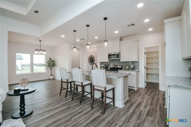 321 Whitetail Lane, Victoria, TX 77905