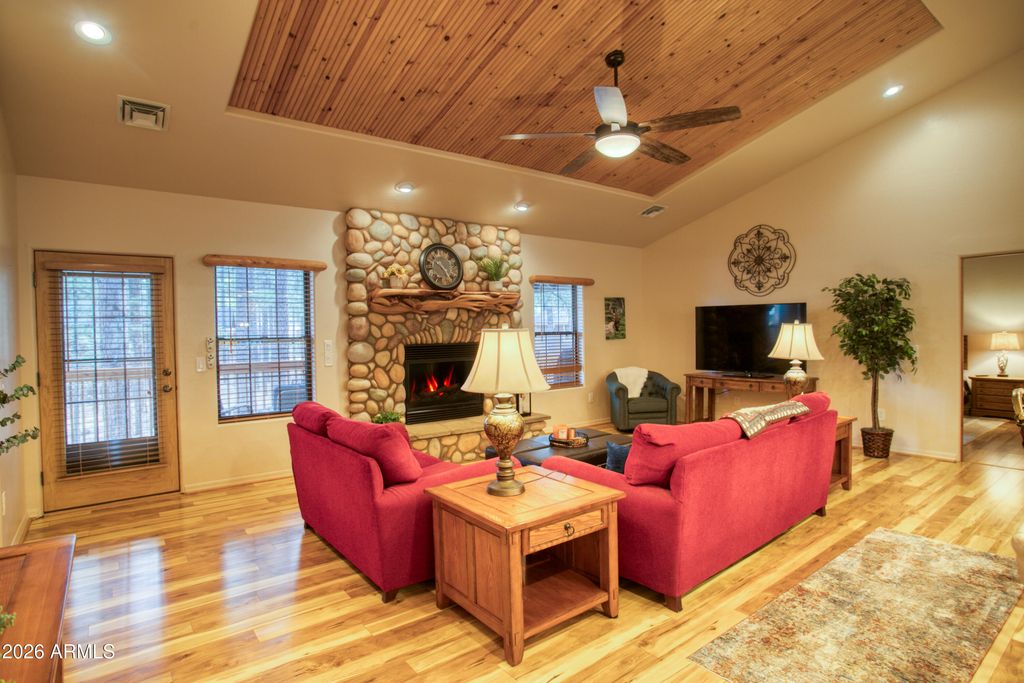 Image 7 of property listing at 2339 Northwind Drive 6, Pinetop, AZ 85935