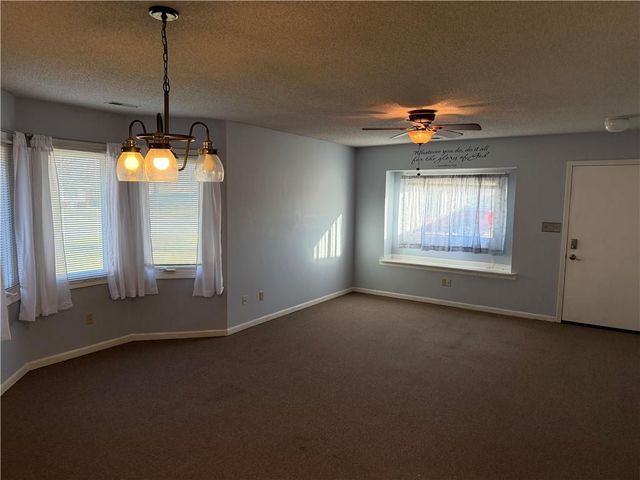 4016 10th Avenue, Leavenworth, KS 66048