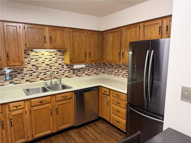 4016 10th Avenue, Leavenworth, KS 66048