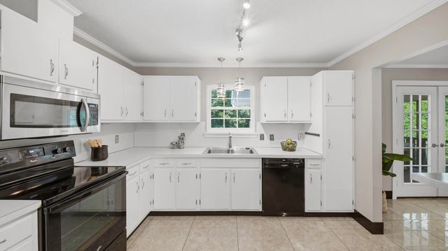 4557 N Ravenwood Drive N, Chattanooga, TN 37415