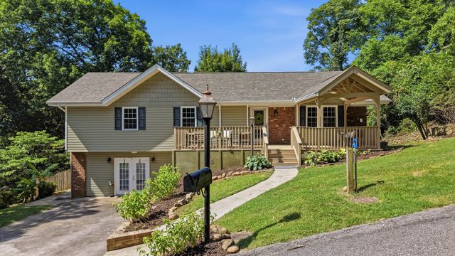 4557 N Ravenwood Drive N, Chattanooga, TN 37415