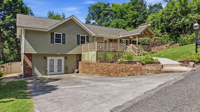 4557 N Ravenwood Drive N, Chattanooga, TN 37415