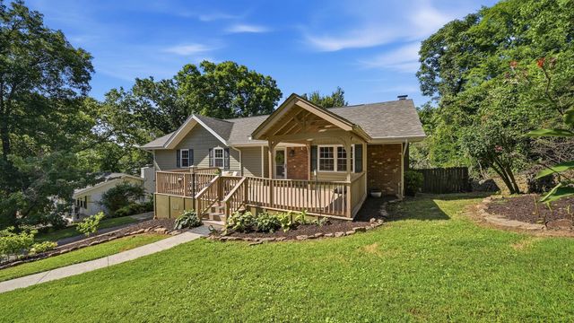 4557 N Ravenwood Drive N, Chattanooga, TN 37415