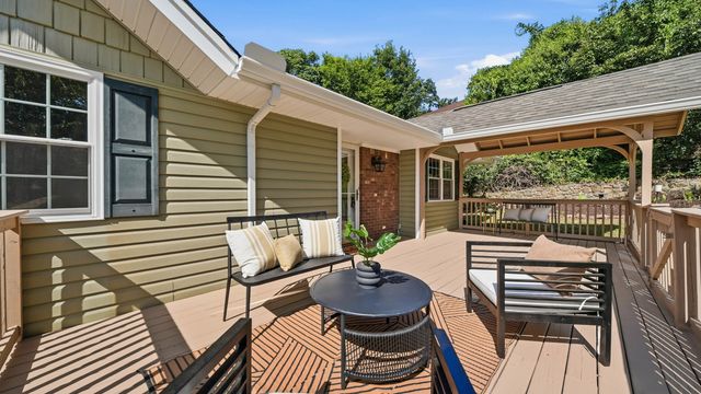 4557 N Ravenwood Drive N, Chattanooga, TN 37415