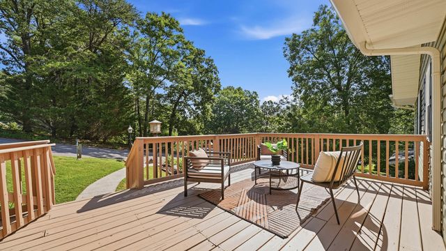 4557 N Ravenwood Drive N, Chattanooga, TN 37415