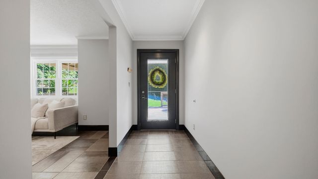 4557 N Ravenwood Drive N, Chattanooga, TN 37415