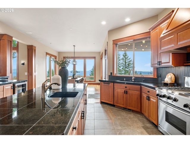 714 SOMMERSET Rd, Woodland, WA 98674