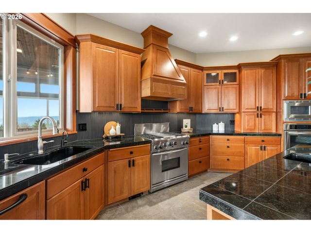 714 SOMMERSET Rd, Woodland, WA 98674