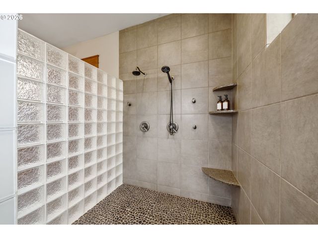 714 SOMMERSET Rd, Woodland, WA 98674