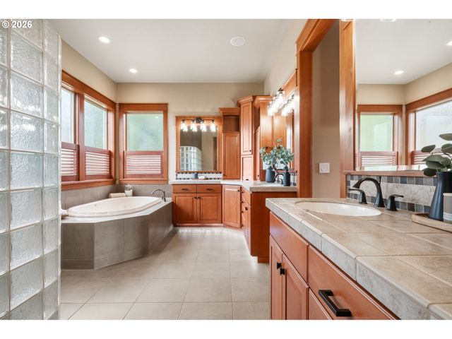 714 SOMMERSET Rd, Woodland, WA 98674