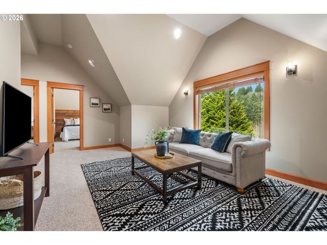 714 SOMMERSET Rd, Woodland, WA 98674