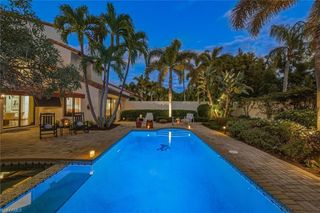 9 Las Brisas WAY # 10, Naples, FL 34108
