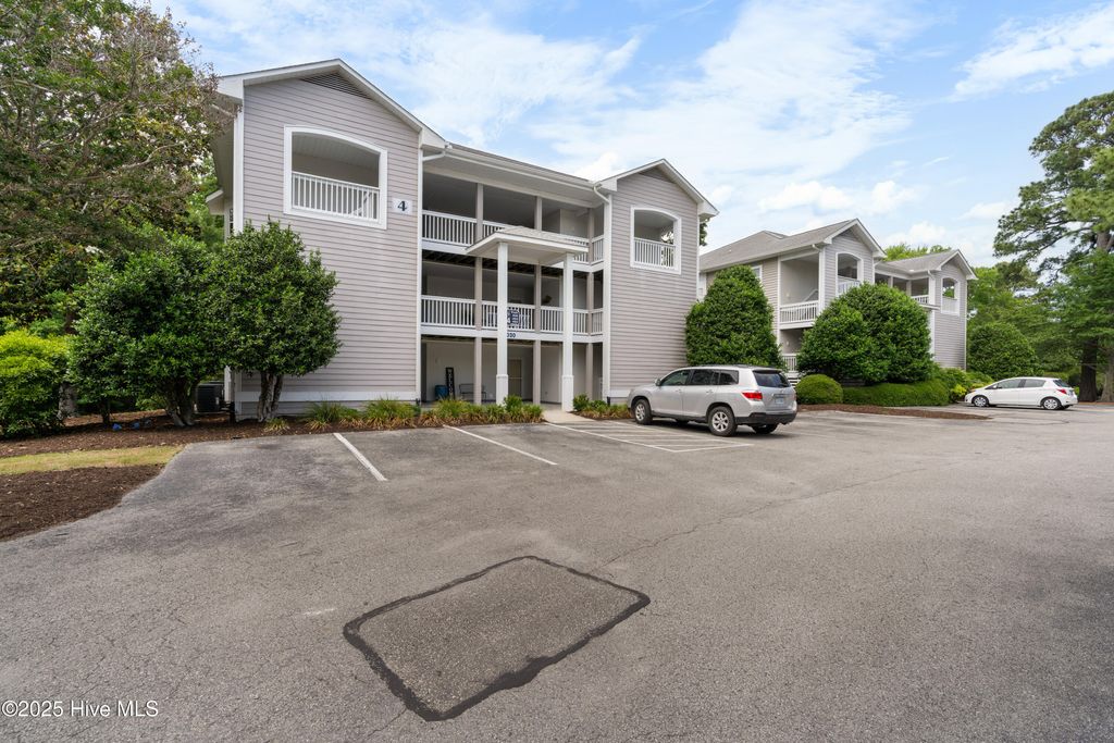 3030 Marsh Winds Circle 405, Southport, NC 28461