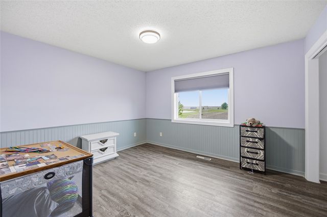 206 Longworth Avenue, Alburnett, IA 52202