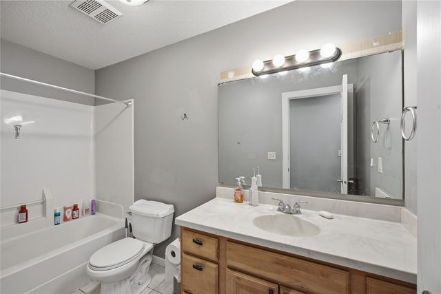 206 Longworth Avenue, Alburnett, IA 52202
