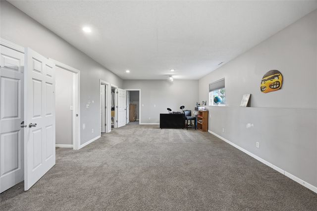 206 Longworth Avenue, Alburnett, IA 52202