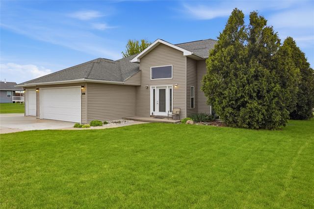206 Longworth Avenue, Alburnett, IA 52202