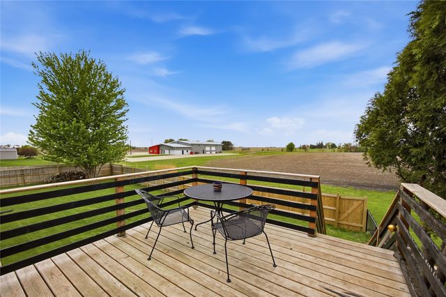 206 Longworth Avenue, Alburnett, IA 52202