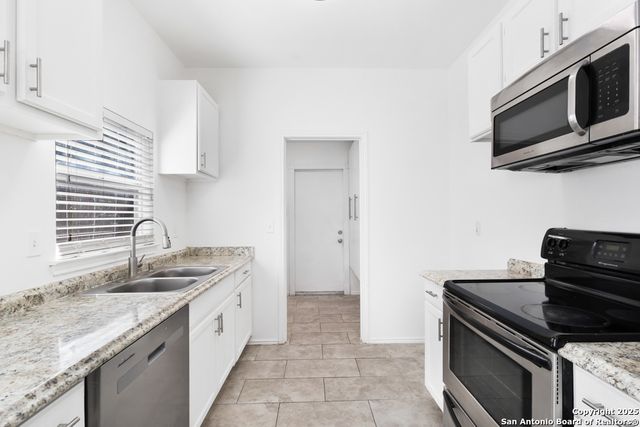 13126 Feather Point, San Antonio, TX 78233