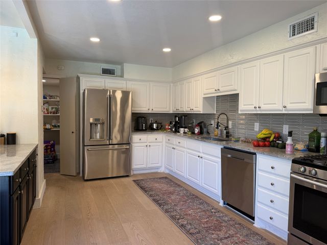 6811 Ledyard Drive, Dallas, TX 75248