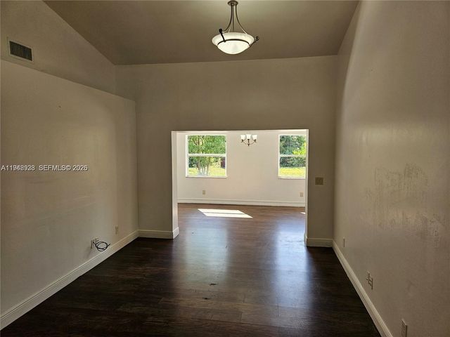 713 Palmetto Ave, Lehigh Acres, FL 33972