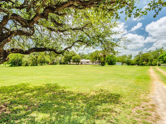 12900 Lowden LN, Manchaca, TX 78652